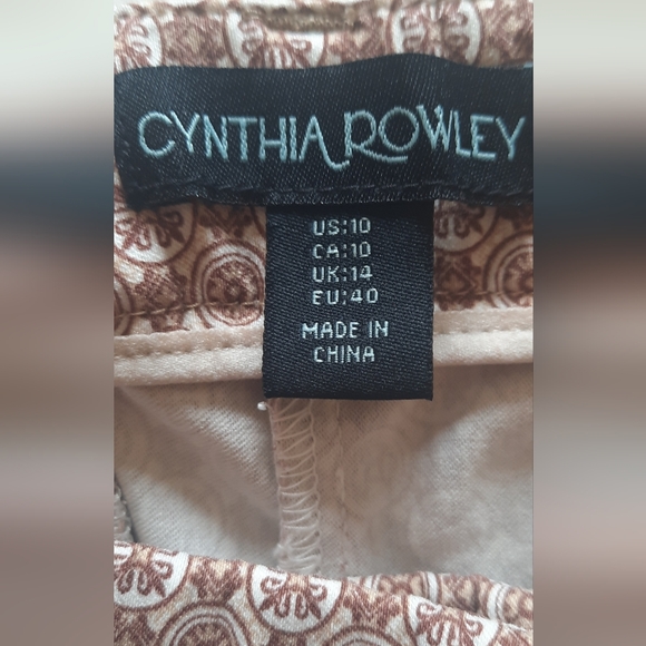 Geometric Patterned Pants - Picture 4 of 9